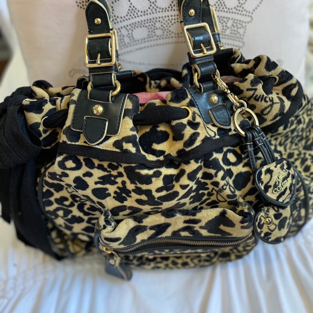 SOLD!!!!! ‼️‼️Leopard Print Juicy Couture Daydreamer 😍🖤